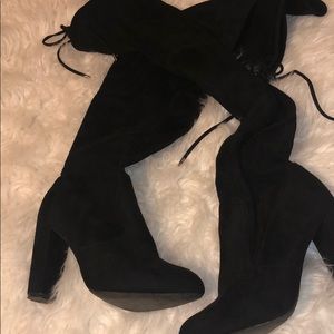 Knee high fashion nova black boots(high rise heel)